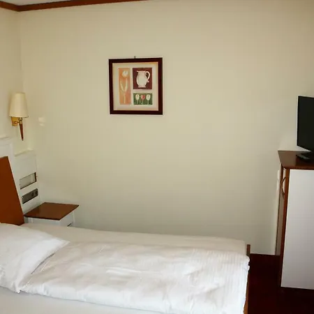 Seehotel Pegasus Хершинг-ам-Аммерзе