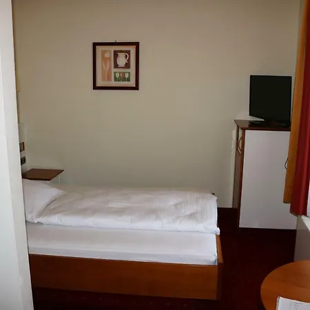 Seehotel Pegasus Отель Хершинг-ам-Аммерзе