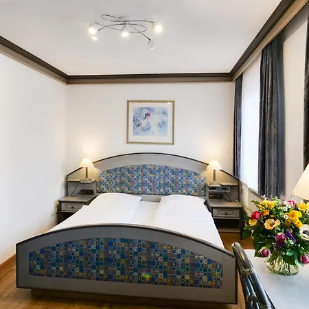 Отель Seehotel Pegasus Хершинг-ам-Аммерзе